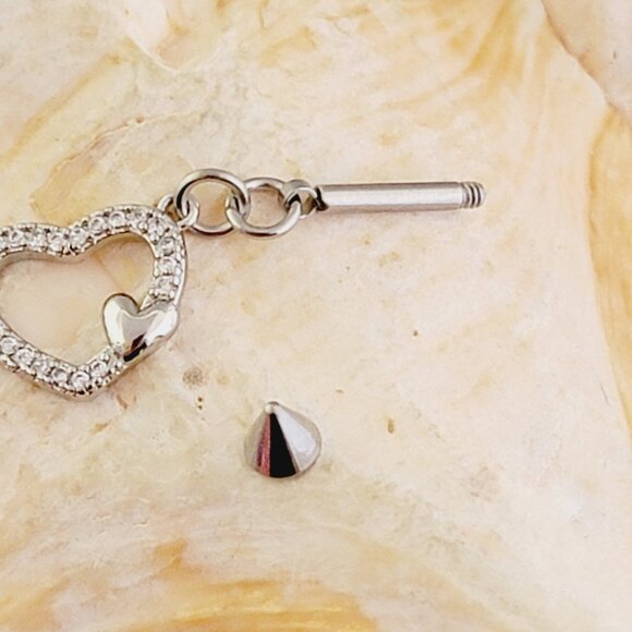 Heart industrial barbell flexible w clear cubic zirconia and cone ends - Picture 4 of 5